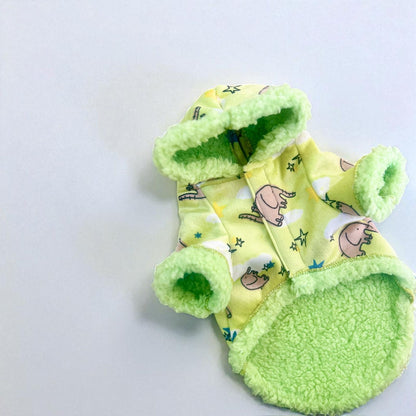 Chaqueta verde sweet dreams extendida sobre fondo blanco