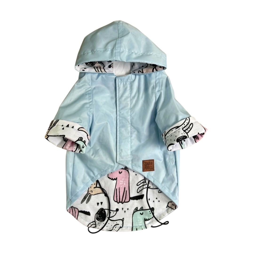 Foto 1
Impermeable azul cielo para perro con gorro, vista frontal completa