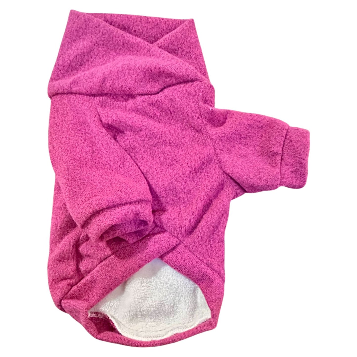 Vista completa de sueter rosa cruzado con interior afelpado blanco